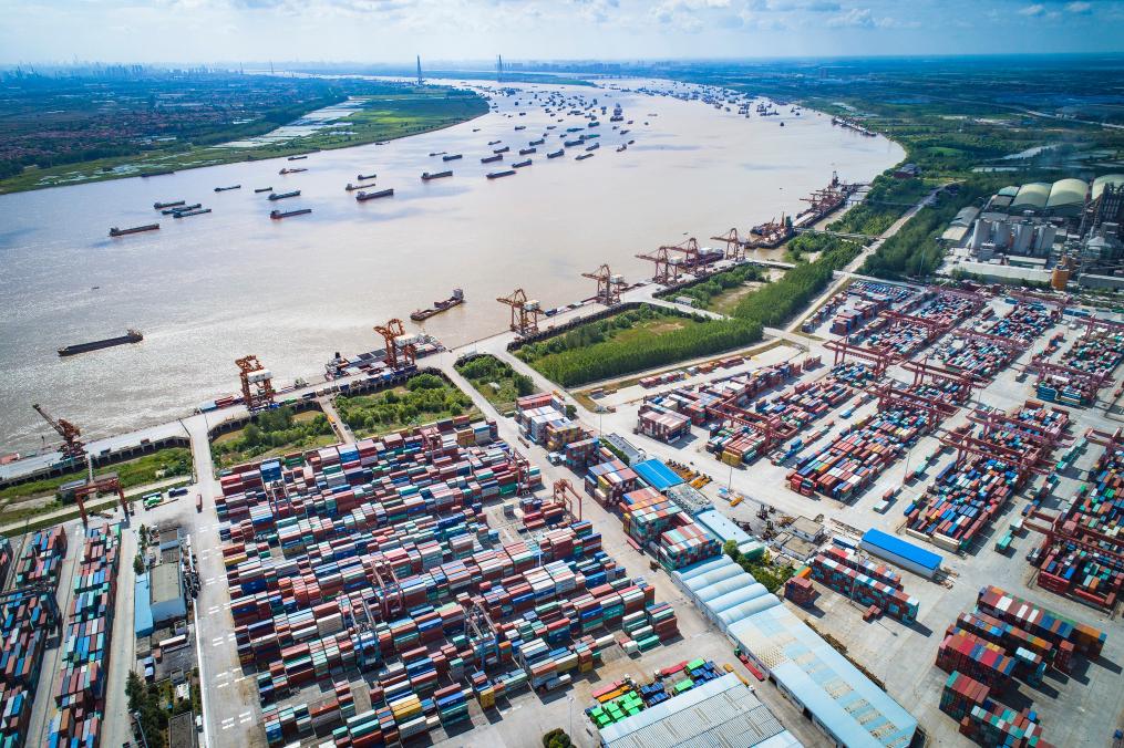 新时代中国调研行·长江篇丨从亿吨大港感受长江流域经济活力