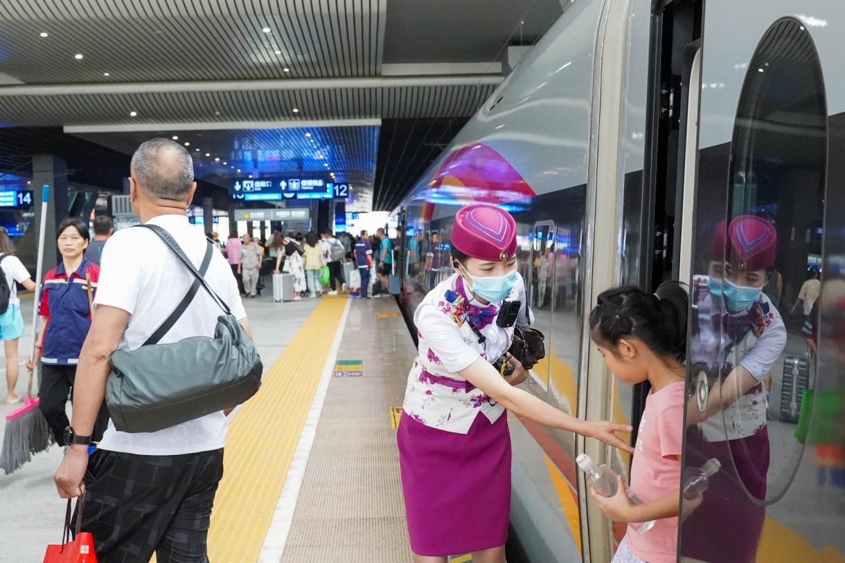 暑运过半 重庆铁路部门多措并举保障旅游产业畅通