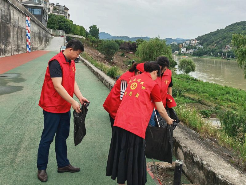 安康汉滨区税务局：开展“五彩税徽映初心”活动 擦亮志愿服务“青”字招牌